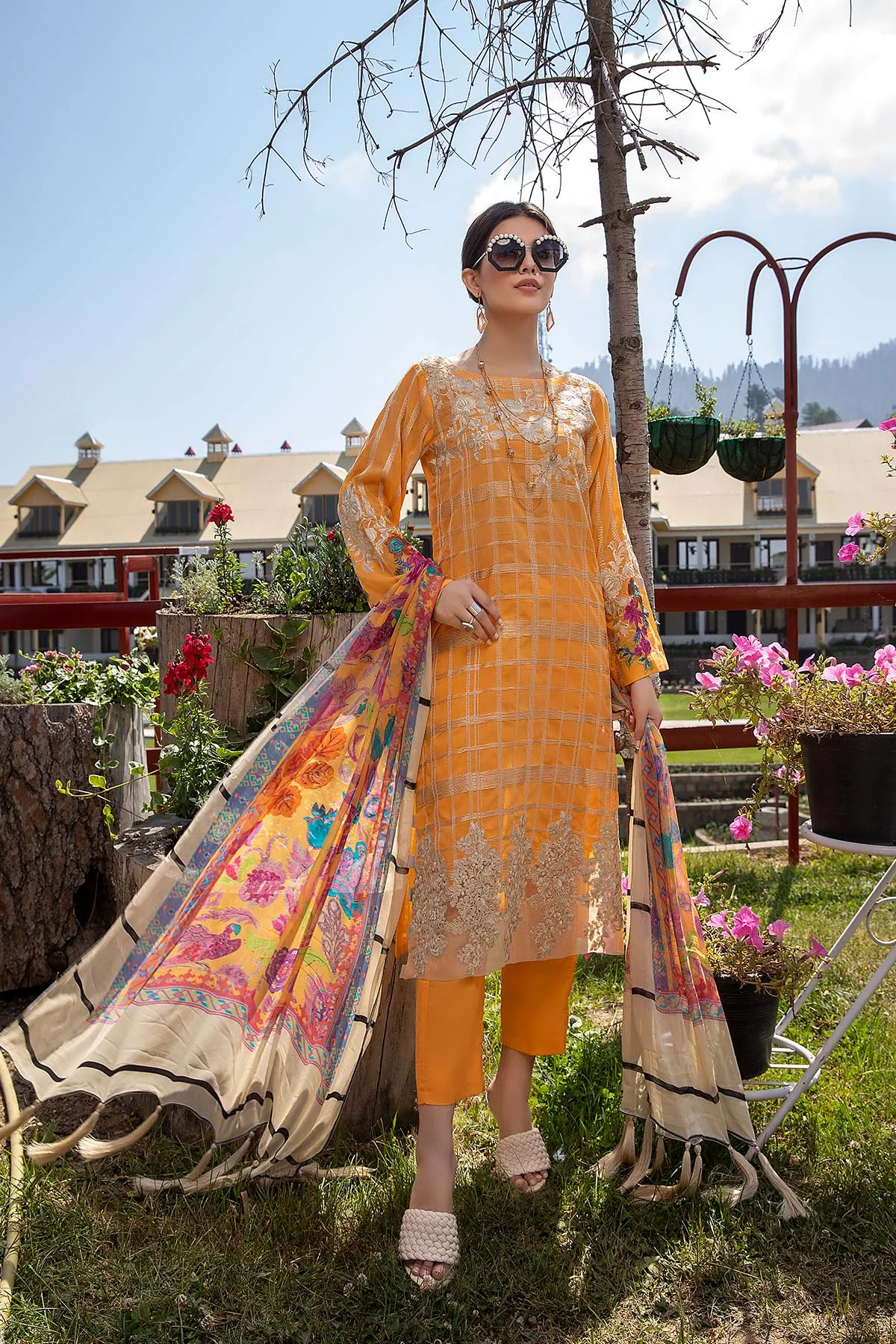 3-Pc Unstitched Embroidered Swiss With Chiffon Dupatta CM-16