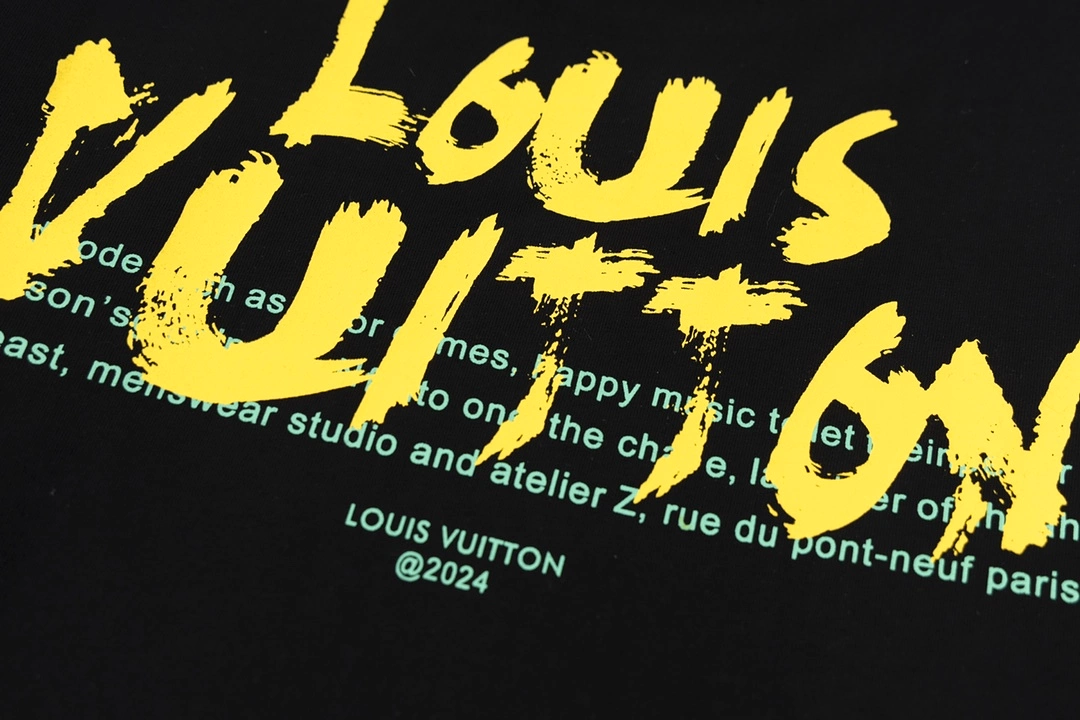 Louis Vuitton Year of the Dragon limited edition short-sleeved T-shirt Black printed on the chest 1.22