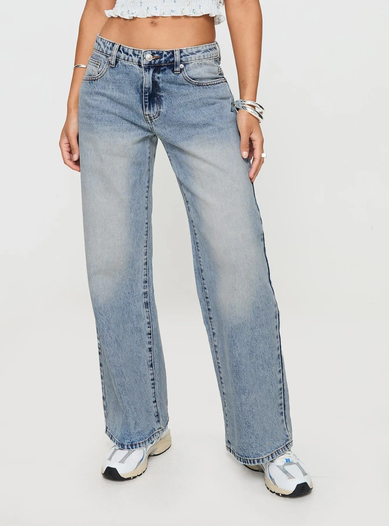 Ronine Low Rise Wide Leg Jean Light Wash