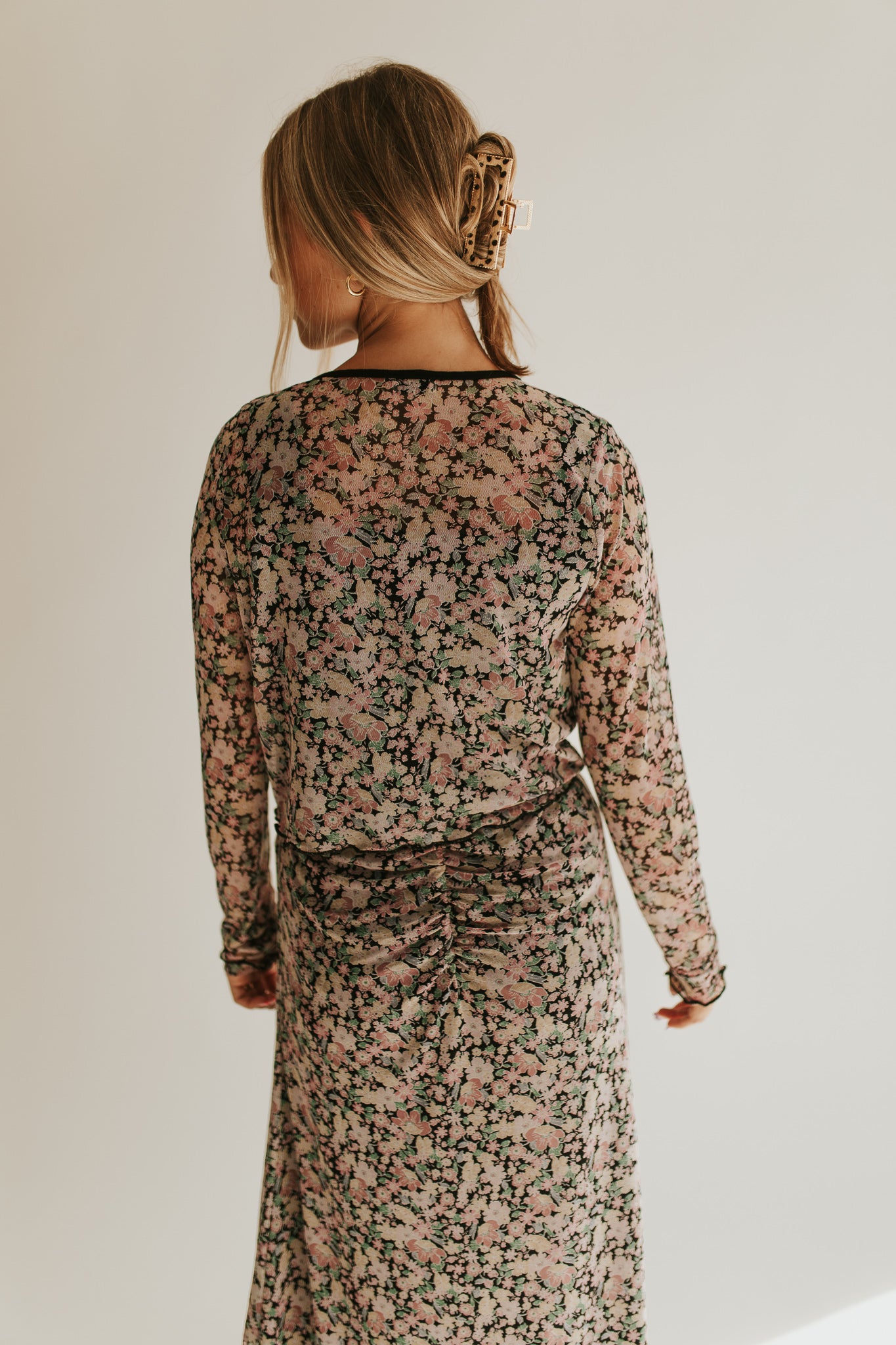 The Angelina Floral Tie Layering Blouse in Black