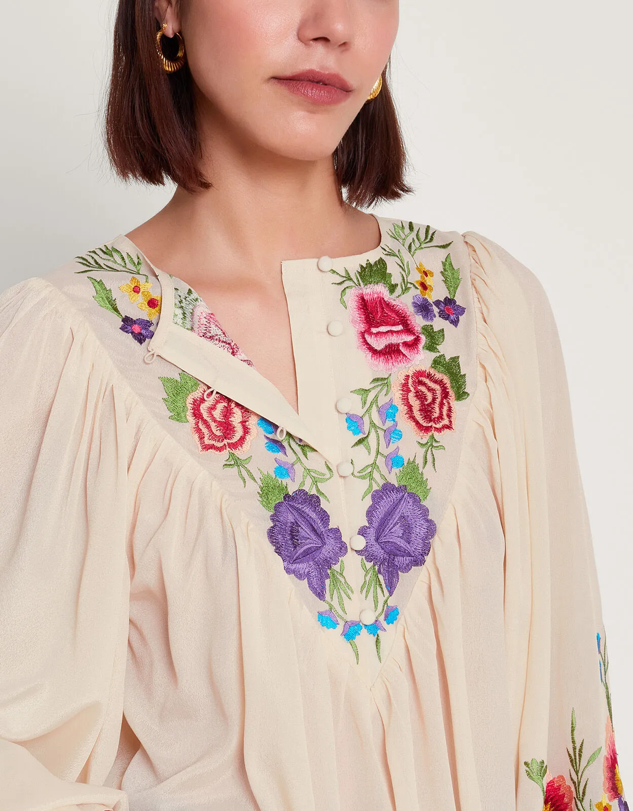 Winny Embroidered Floral Blouse Ivory